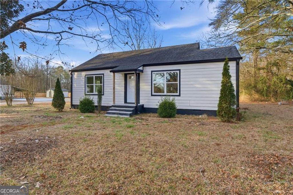 Photo of 303 Glen Iris Drive, Monroe, GA 30655 (MLS # 10692621)