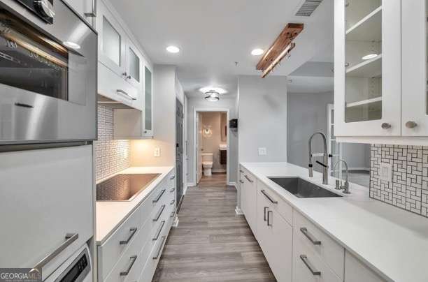 1074 Peachtree WALK NE B504