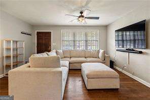 3235 Woodview DR SE