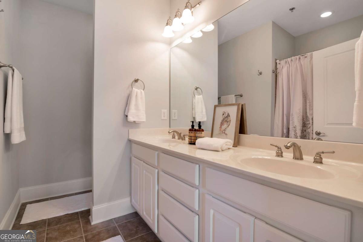Emerson Hill Square - Residential Lease