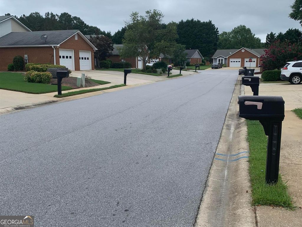 Photo of 140 Arbor Way, Fayetteville, GA 30215 (MLS # 10682717)