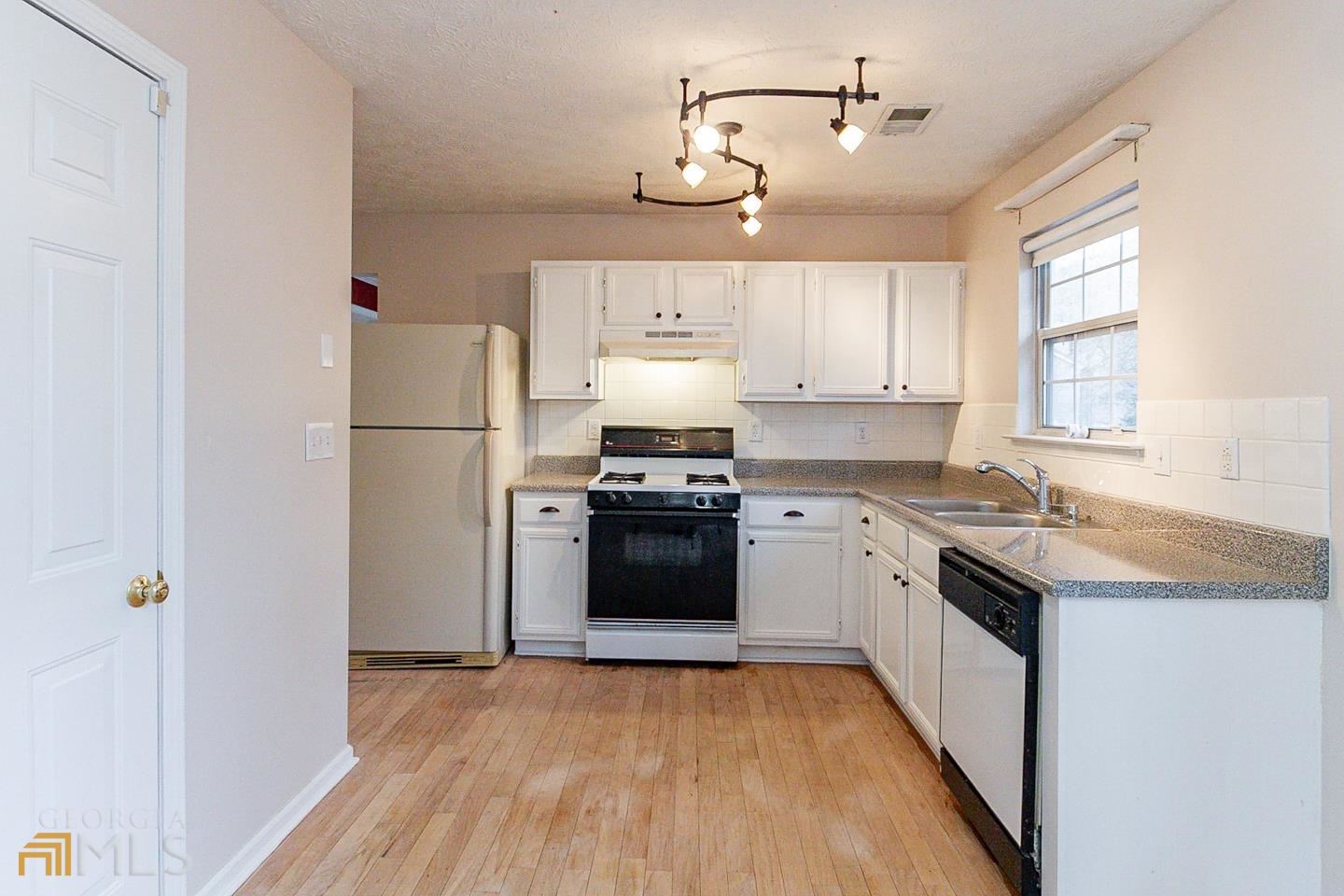 WINDSOR GLEN U1 - Residential