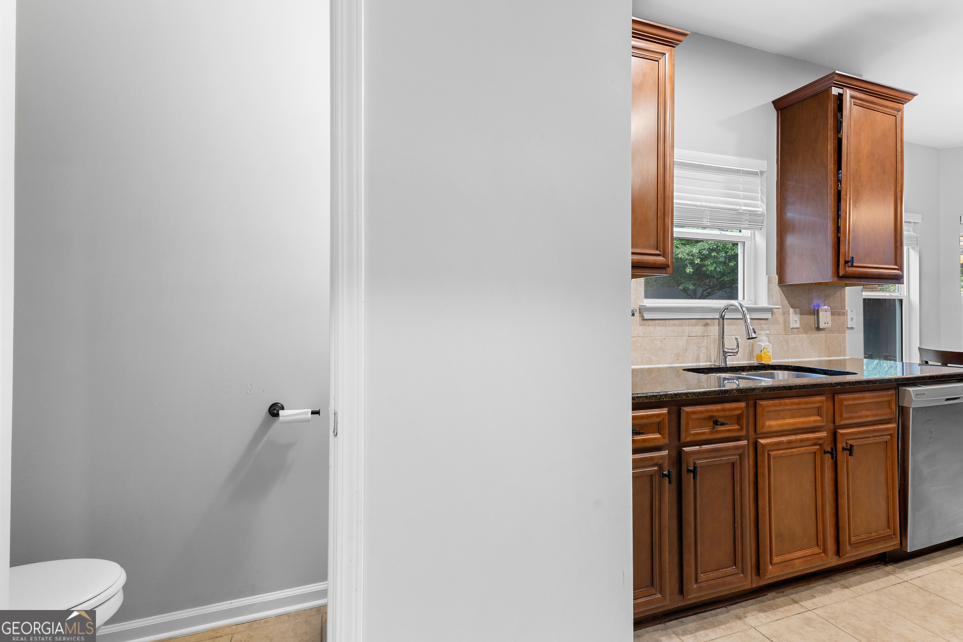 Newnan, Georgia 30263, United States, 4 Bedrooms Bedrooms, ,3 BathroomsBathrooms,Residential,Active,226042