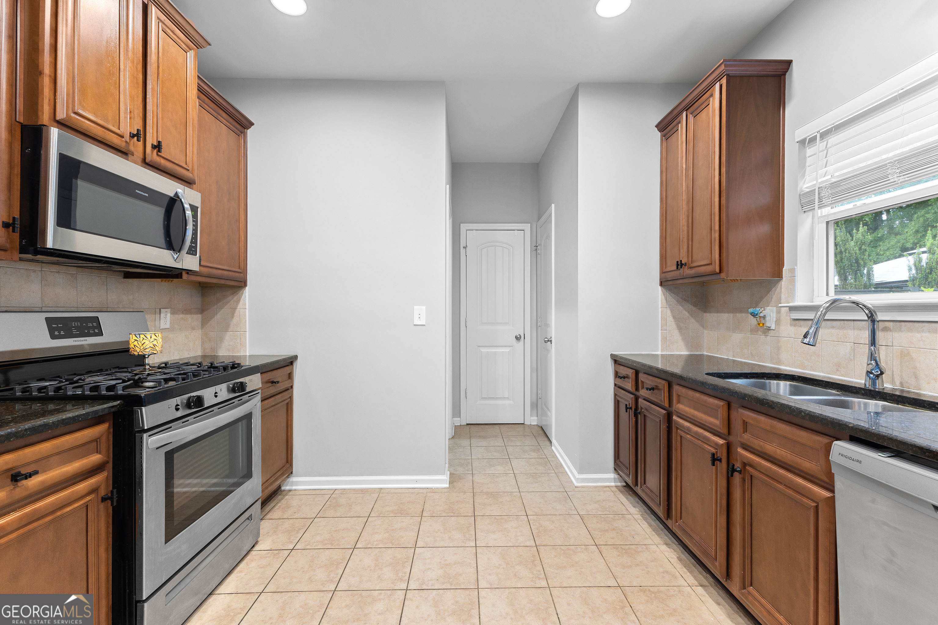 Newnan, Georgia 30263, United States, 4 Bedrooms Bedrooms, ,3 BathroomsBathrooms,Residential,Active,226042