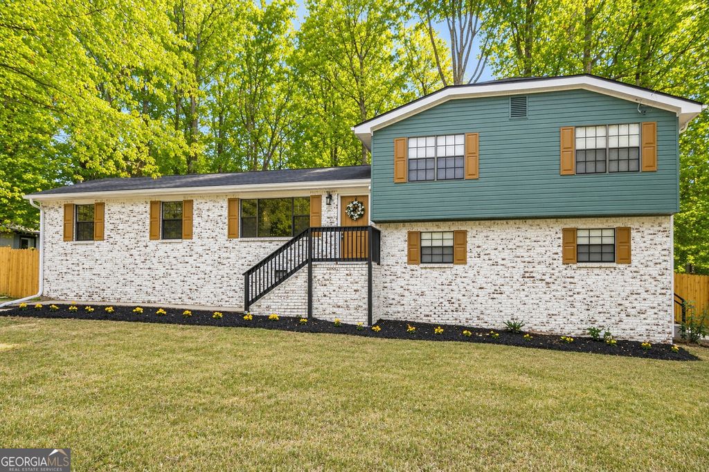 Photo of 8310 Creek Street, Jonesboro, GA 30236 (MLS # 10735877)