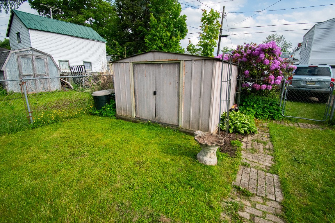 317 W Elm Street, Titusville, Pennsylvania image 8