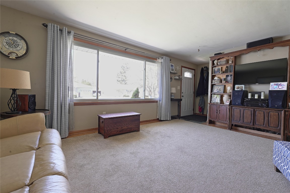 3011 Mckee Road, Erie, Pennsylvania image 3