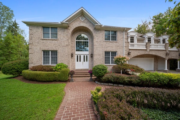 4929 W 38TH ST, ERIE, PA 16506 - Image 07c00a129dfab4c033fbd44d1c1219a6/2354818413