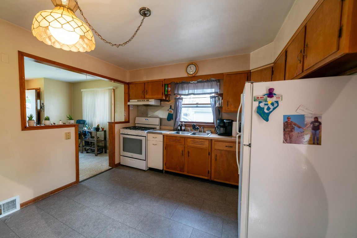 1333 W 45th Street, Erie, Pennsylvania image 5