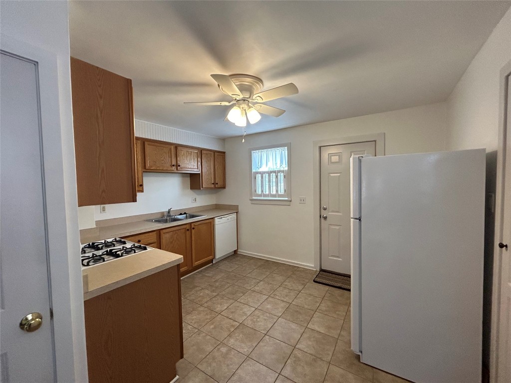 1247 W 6th Street, Erie, Pennsylvania image 6