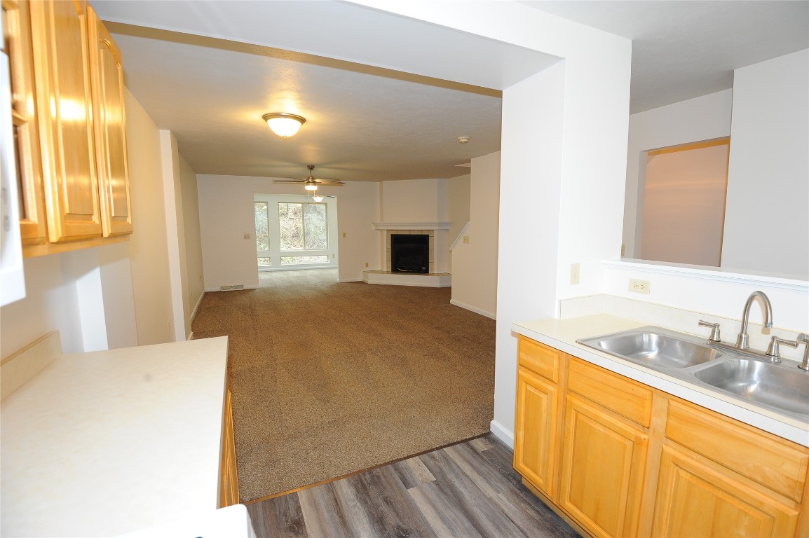 4175 Wood Hills Drive #C48, Erie, Pennsylvania image 4