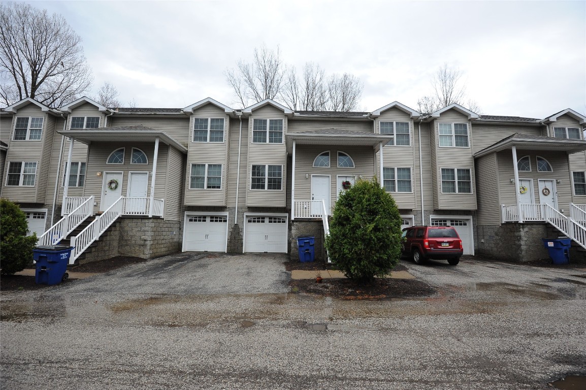 4175 Wood Hills Drive #C48, Erie, Pennsylvania image 2