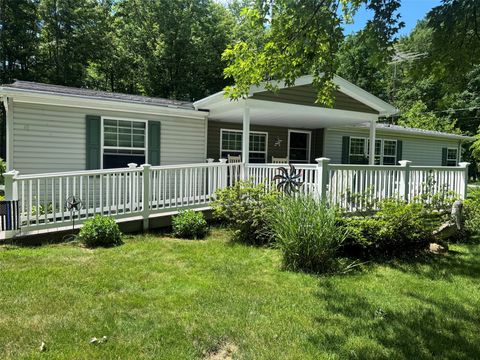Mobile Home For Sale - 9855 Iroquois Trail<br/> Linesville, PA 16424