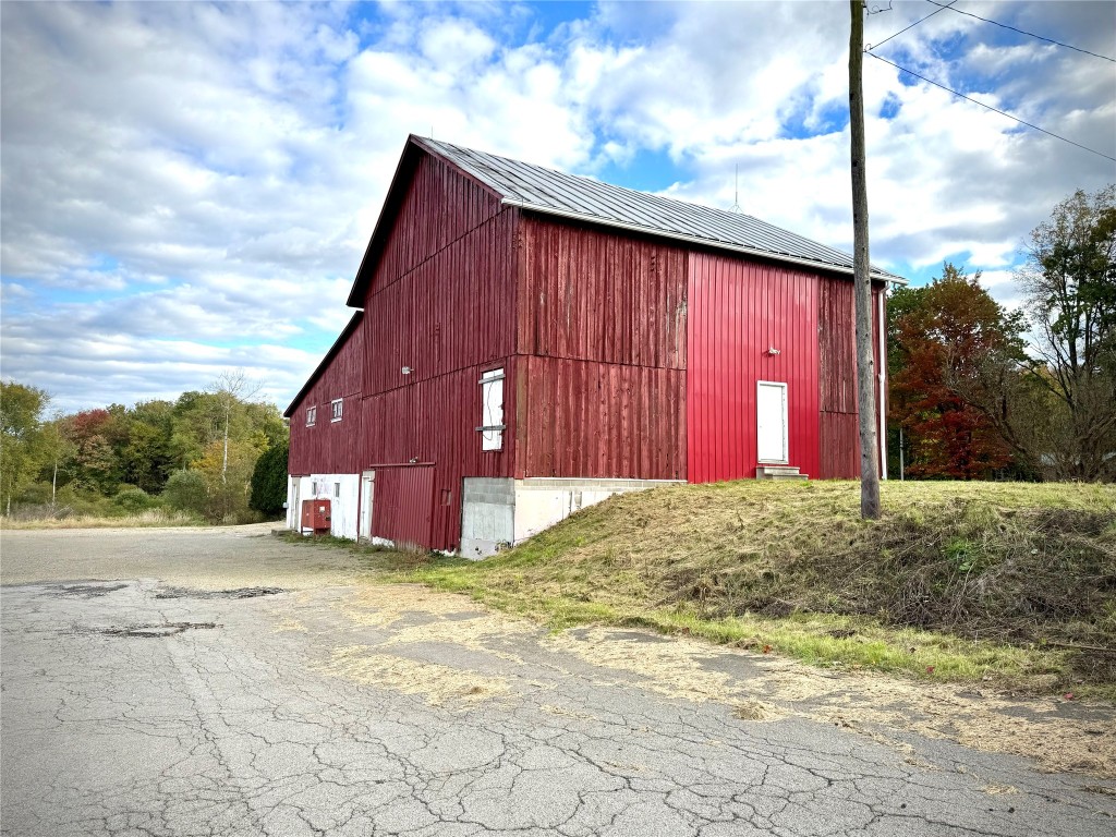 32006 408 Highway, Townville, Pennsylvania image 3