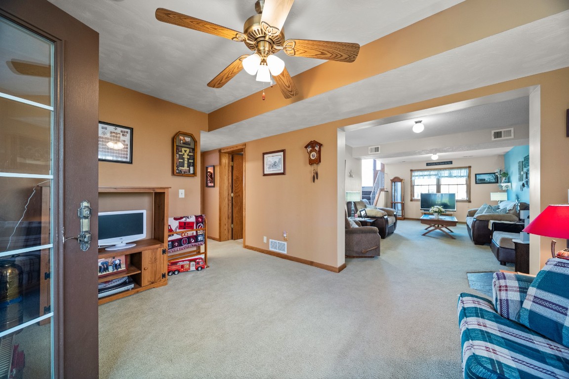 4825 Foxboro Court, Erie, Pennsylvania image 32