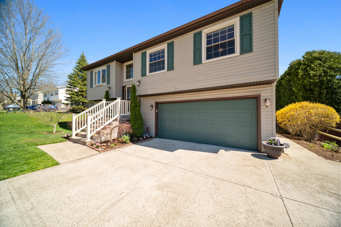4825 Foxboro Court, Erie, Pennsylvania image 3