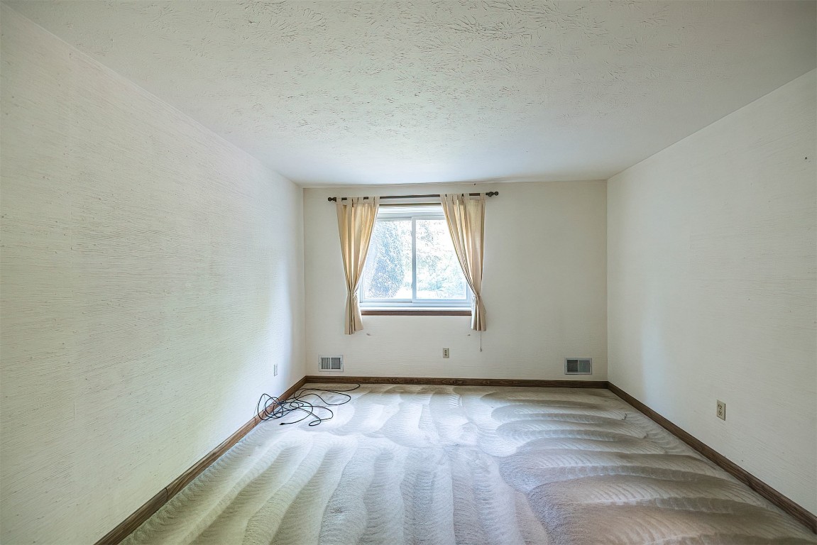 625 Montroyale Drive, Erie, Pennsylvania image 14