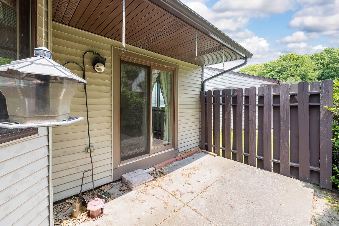 625 Montroyale Drive, Erie, Pennsylvania image 2