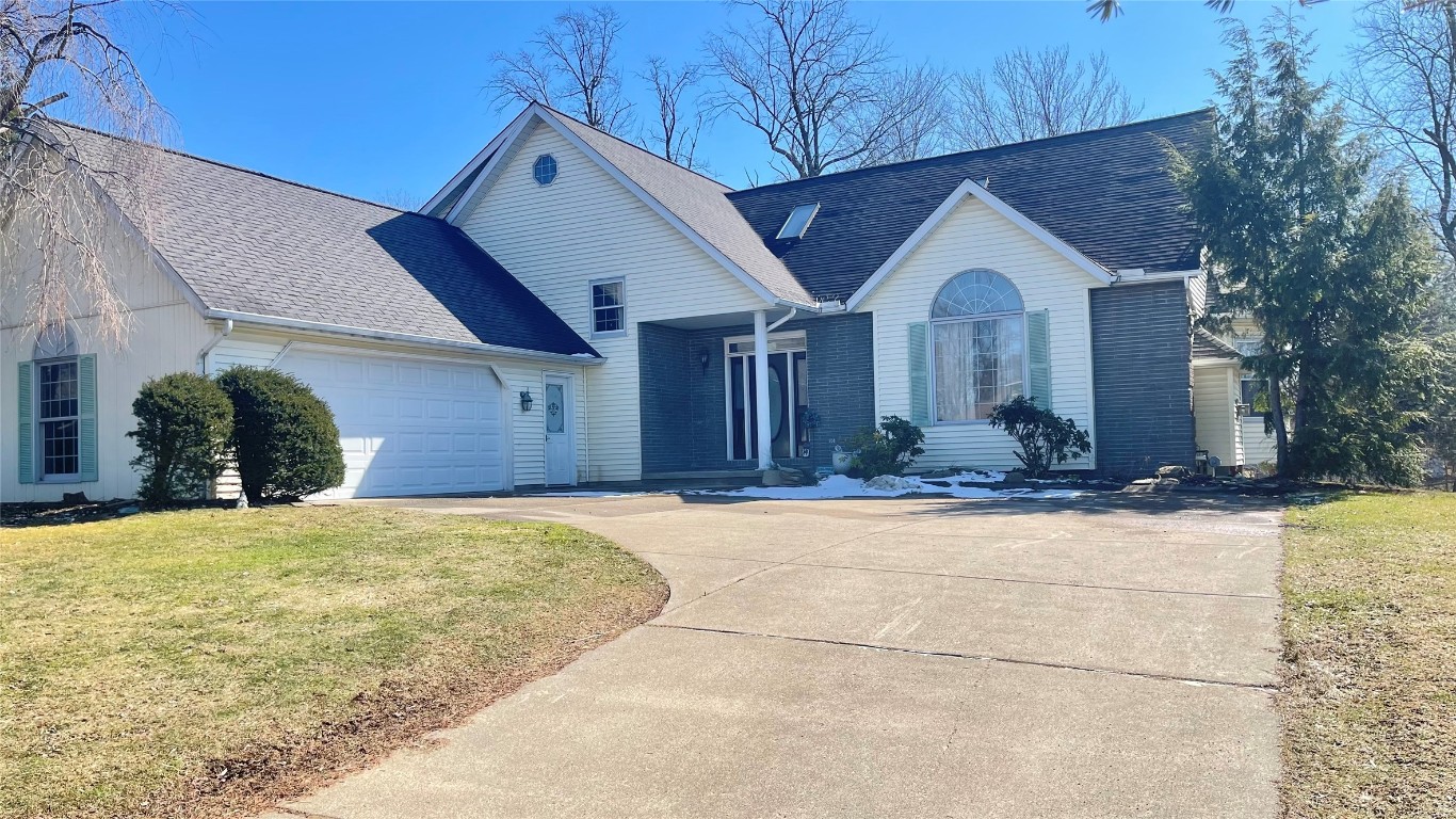 4051 Dominion Drive, Erie, Pennsylvania image 1