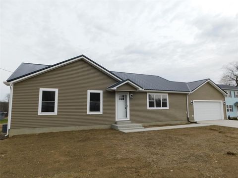 Homes For Sale - 98 Elm Street<br/> Union City, PA 16438