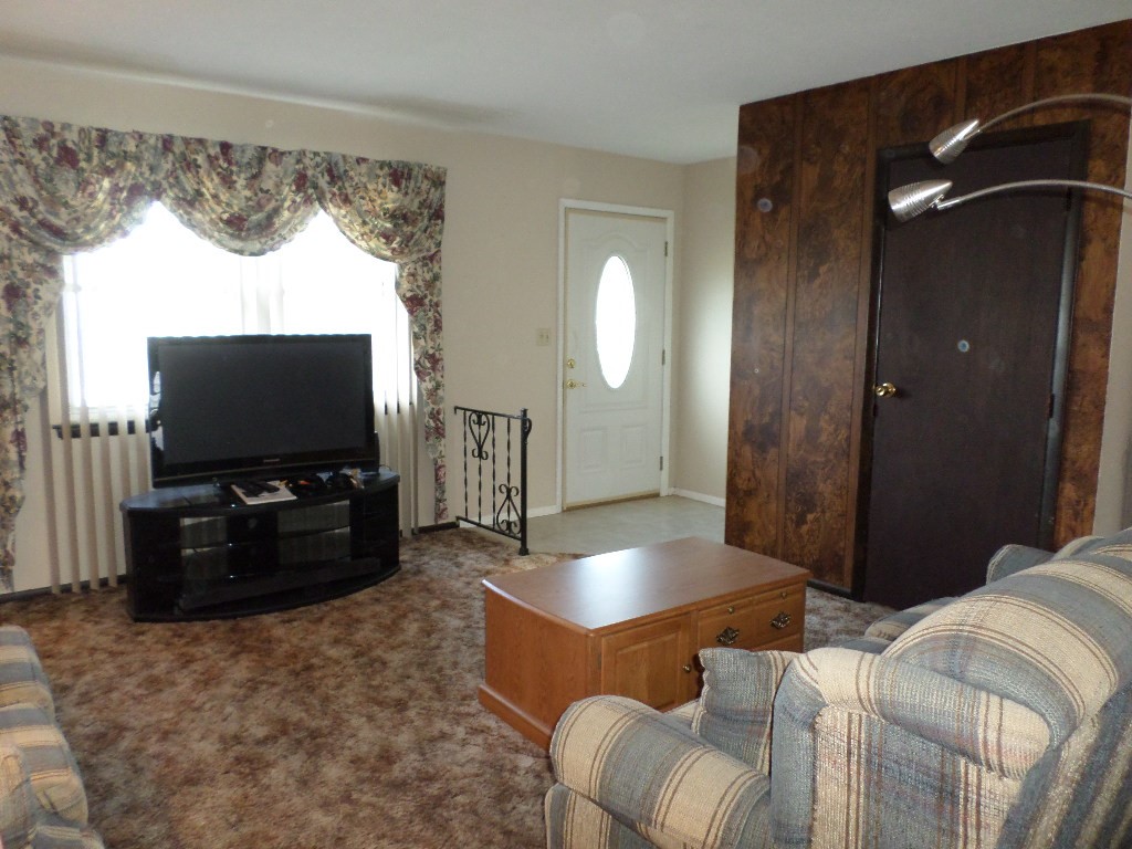 2431 E 26th Street, Erie, Pennsylvania image 3