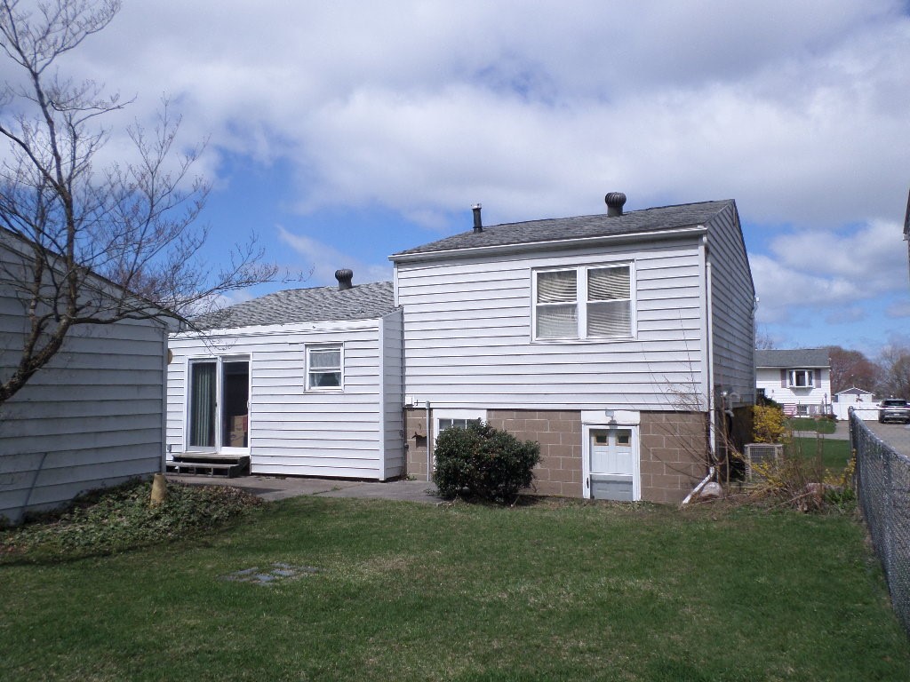 2431 E 26th Street, Erie, Pennsylvania image 29