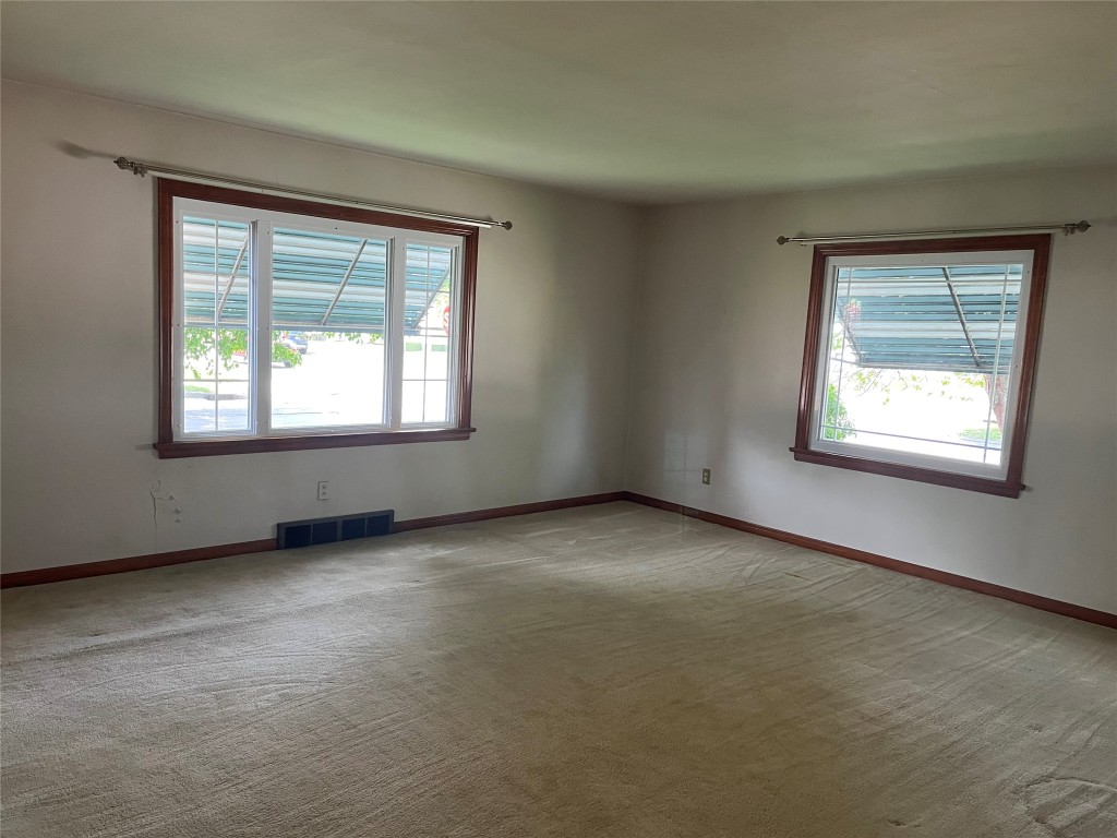 1360 W 35th Street, Erie, Pennsylvania image 4