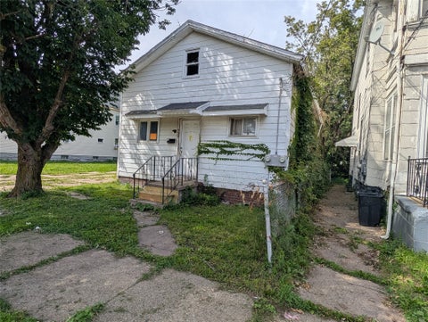 Multifamily For Sale - 930 W 17th Street<br/> Erie, PA 16502