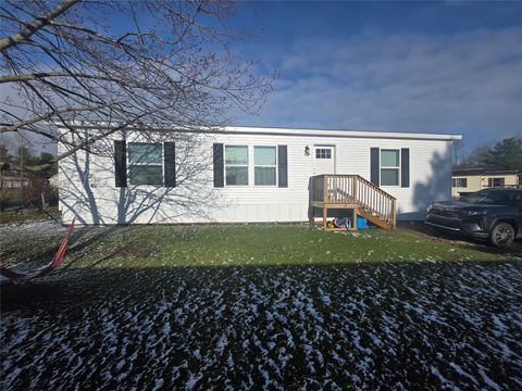 Homes For Sale - 138 Imperial Way<br/> Edinboro, PA 16412