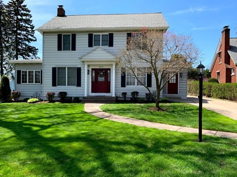 Homes For Sale - 4916 Roslindale Avenue<br/> Erie, PA 16509