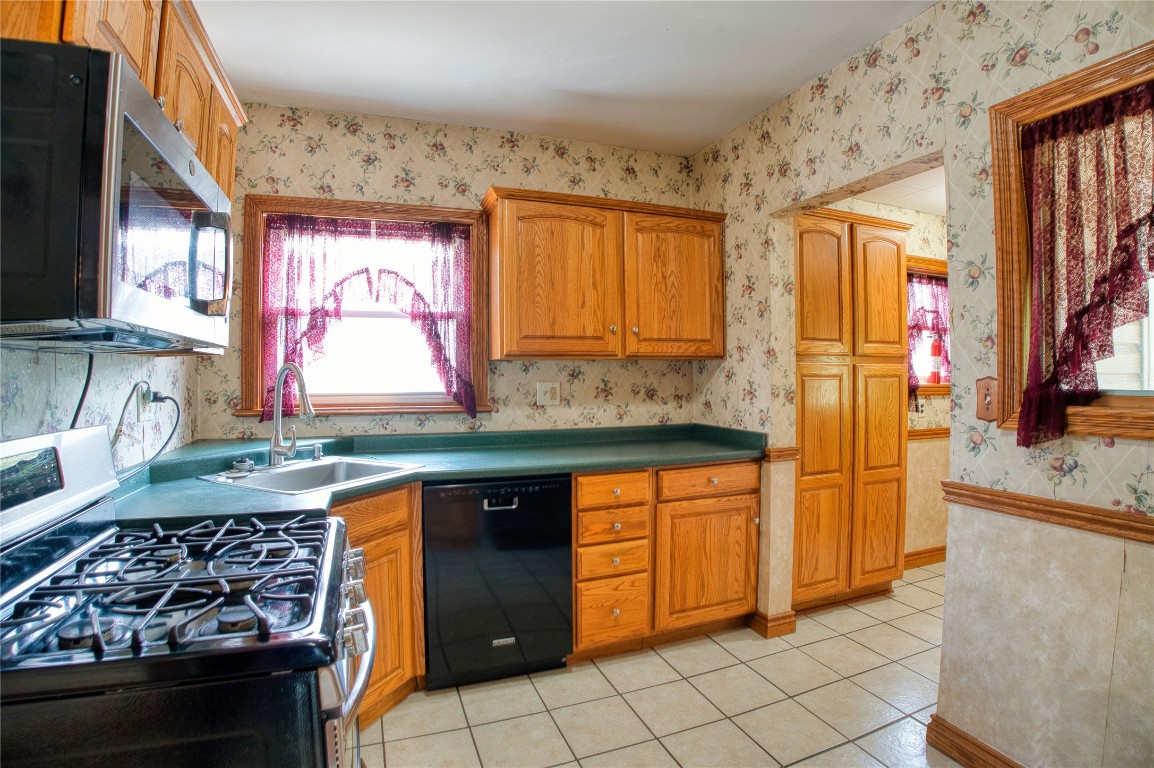 215 Mellon Avenue, Girard, Pennsylvania image 10