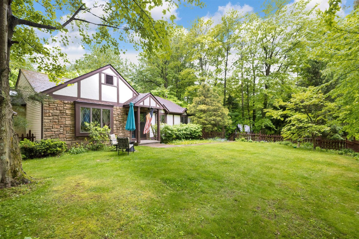 5435 Aspen Drive, Erie, Pennsylvania image 2