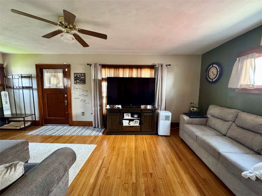 2711 Perry Street, Erie, Pennsylvania image 6