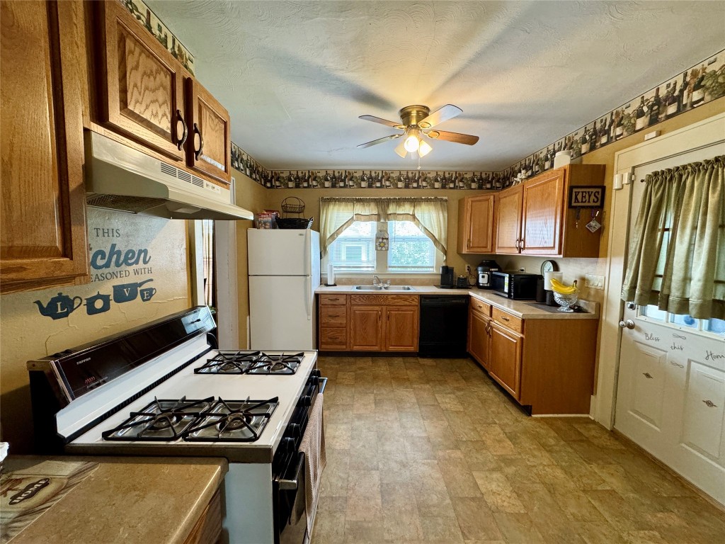 2711 Perry Street, Erie, Pennsylvania image 12