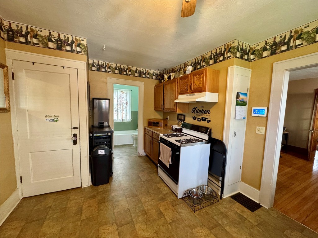 2711 Perry Street, Erie, Pennsylvania image 13