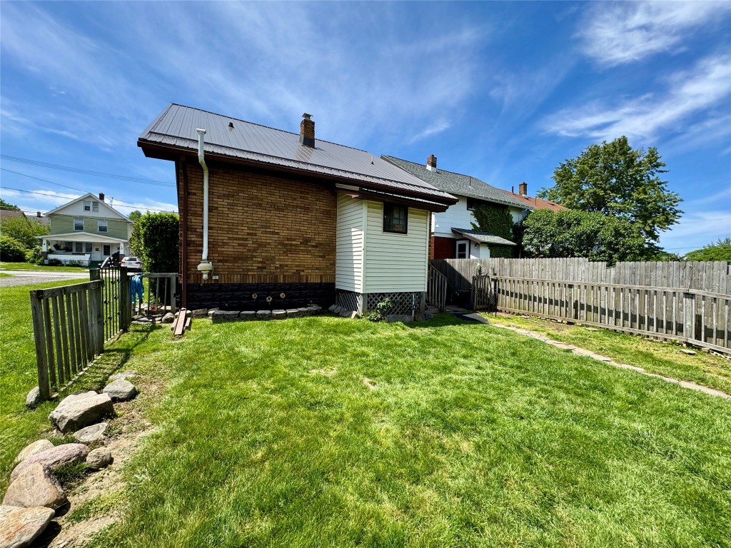 2711 Perry Street, Erie, Pennsylvania image 20