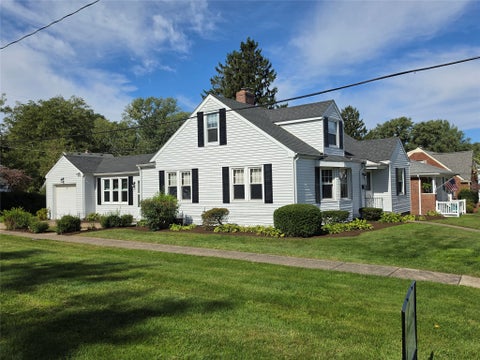 Homes For Rent - 940 Oakmont Avenue<br/> Erie, PA 16505