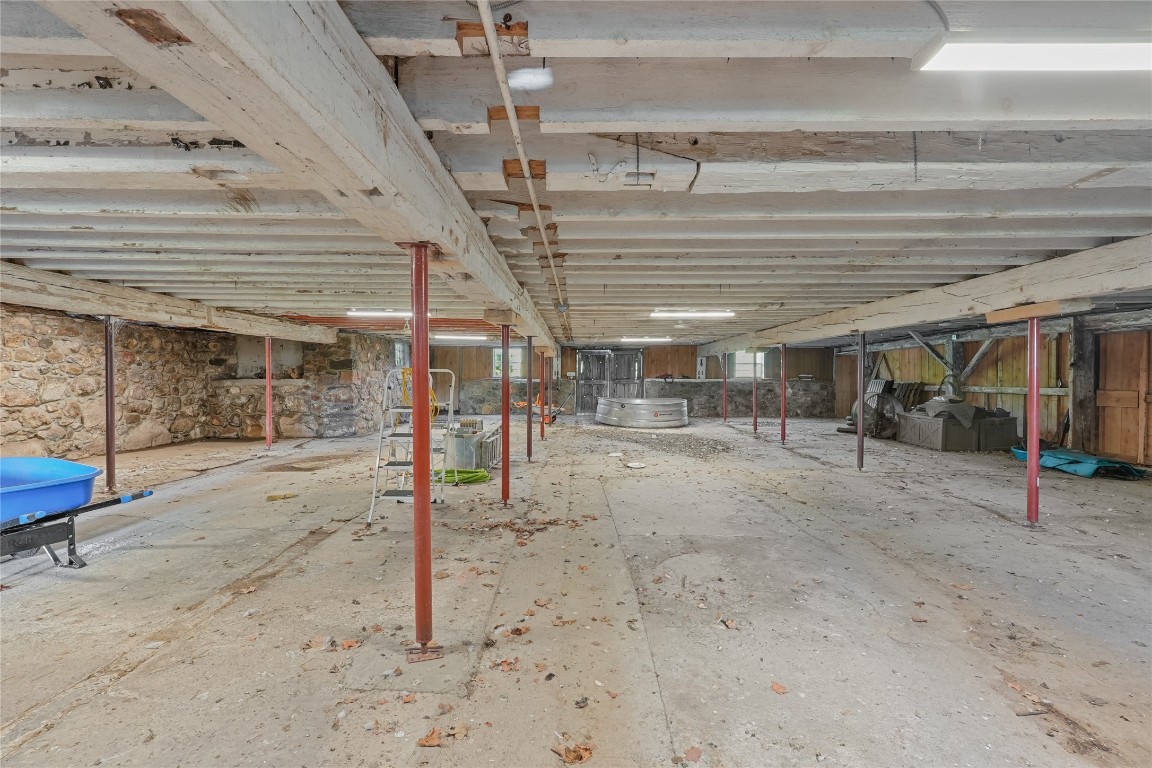 11221 W Greene Road, Waterford, Pennsylvania image 37