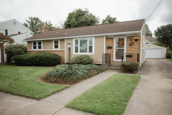 423 E 36TH ST, ERIE, PA 16504 - Image 2b2c38ddf3420b5e1d6fcc0c2a5202bd/3383375412