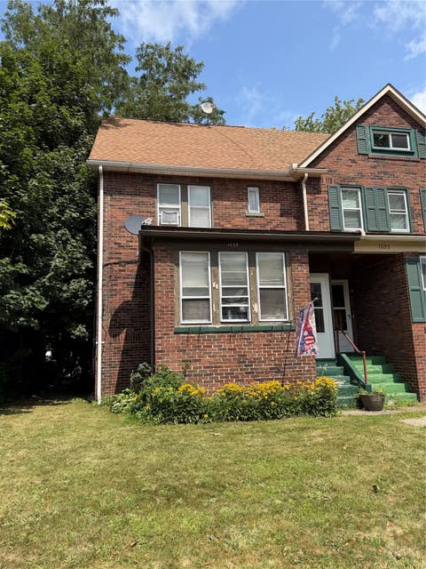 Homes For Sale - 1033 Priestley Avenue<br/> Erie, PA 16511