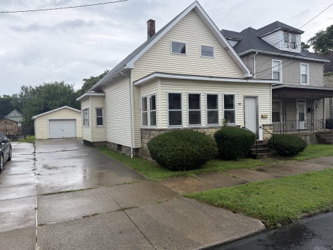 Homes For Sale - 450 E 25th Street<br/> Erie, PA 16503