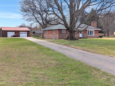 Homes For Sale - 7081 W Lake Road<br/> Fairview, PA 16415