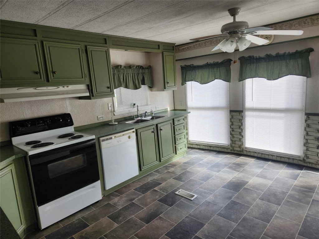 7320 Holly Vista Drive, Erie, Pennsylvania image 5