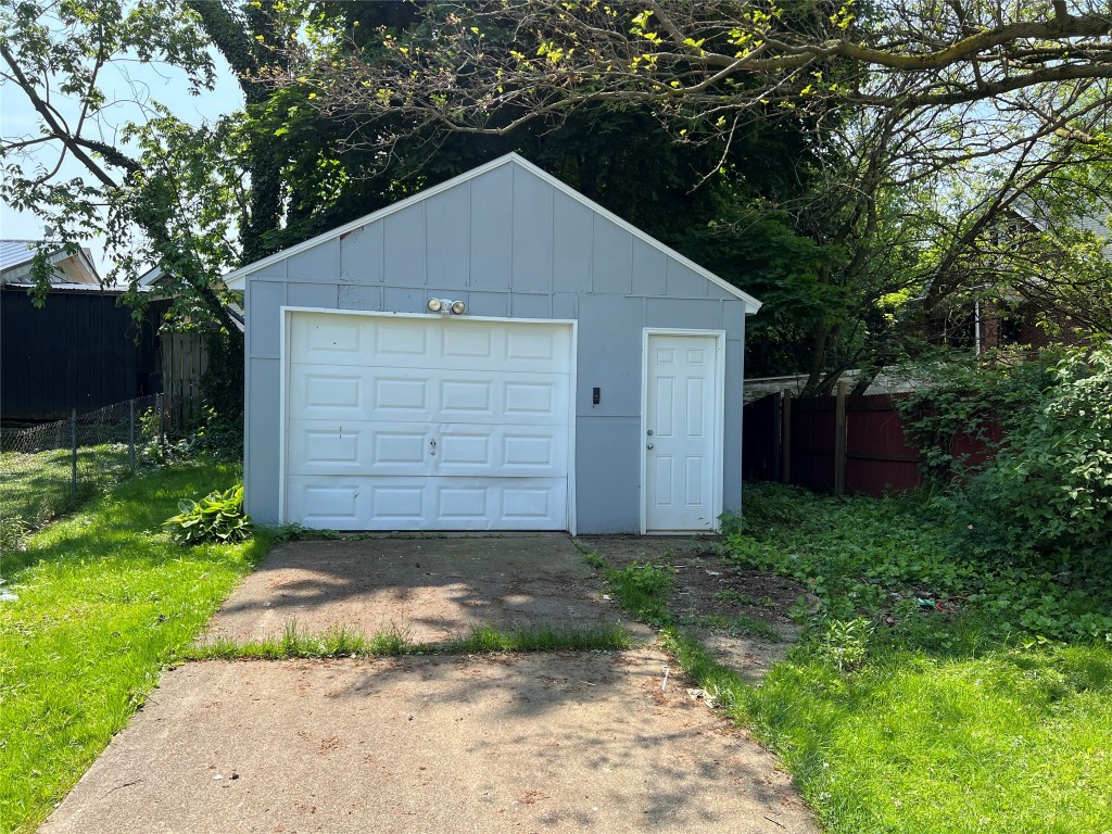113 E. 29th Street, Erie, Pennsylvania image 3