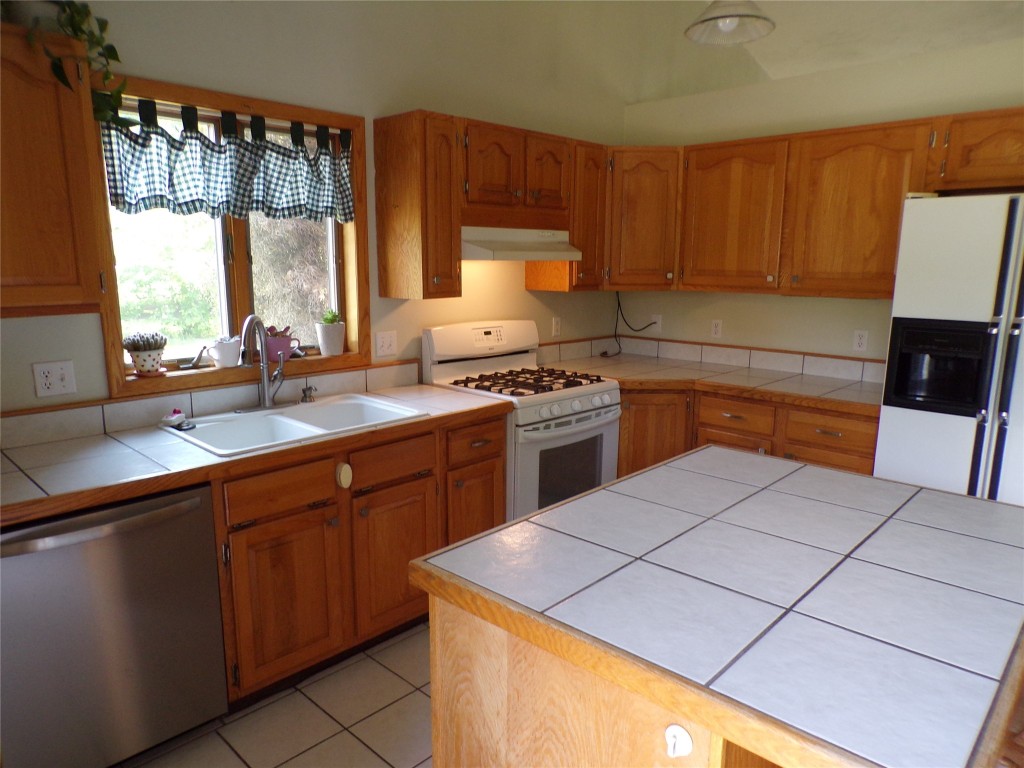 12706 W Ridge Road, West Springfield, Pennsylvania image 13