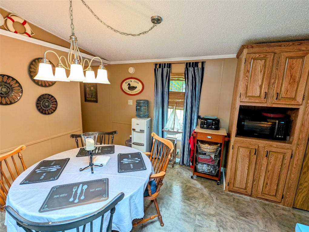 8734 Colonial Lane, Linesville, Pennsylvania image 10