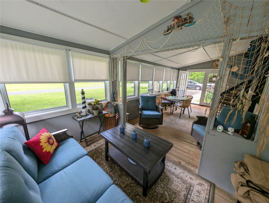 8734 Colonial Lane, Linesville, Pennsylvania image 4