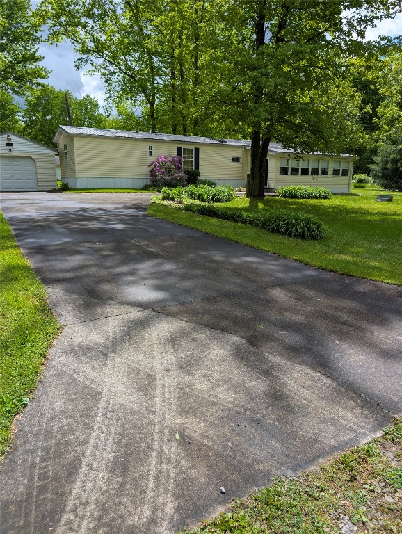 8734 Colonial Lane, Linesville, Pennsylvania image 25