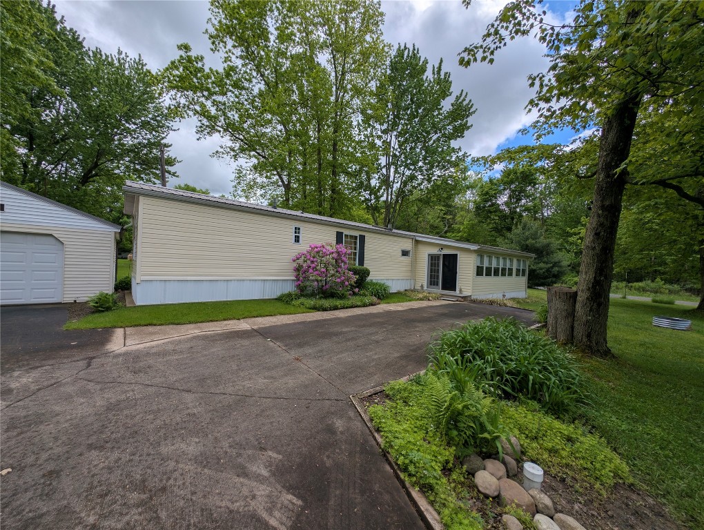 8734 Colonial Lane, Linesville, Pennsylvania image 23