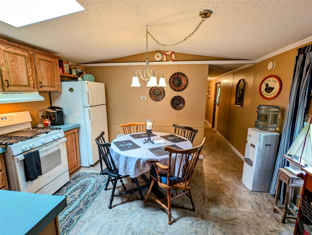 8734 Colonial Lane, Linesville, Pennsylvania image 9